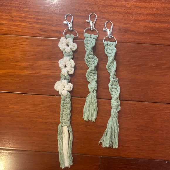 5 for $20! Macrame Keychains - Picture 1 of 3